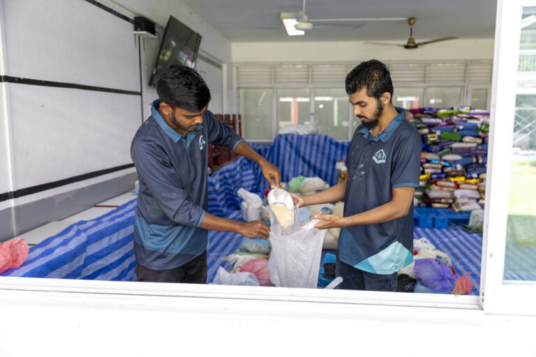 މާލޭގައި ގޮވާމުން ފިޠުރު ޒަކާތް ބަހަން ފަށައިފި