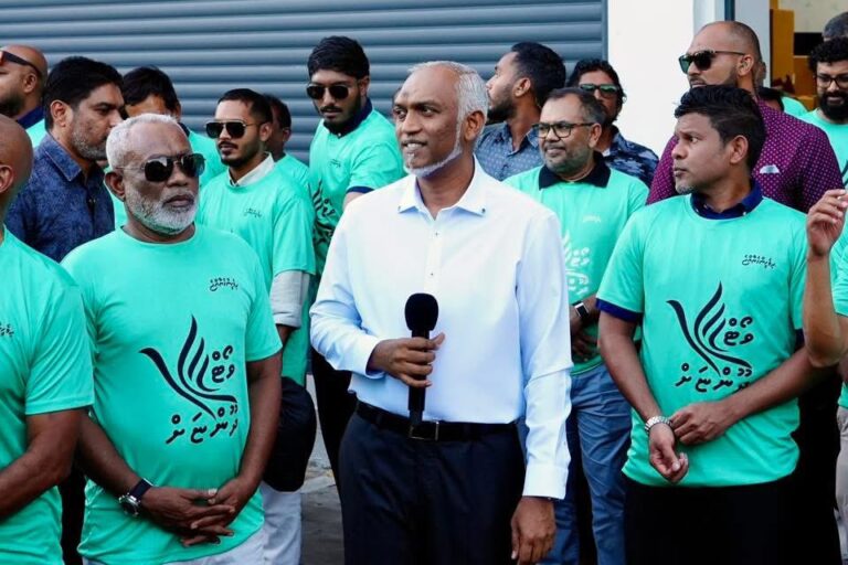 މަޝްރޫޢުތައް ފުރިހަމަކުރުމަށްޓަކައި އެއްބާރުލުން ދޭނެ ކެންޑިޑޭޓުން އިންތިޚާބުކޮށްދެއްވަވާ: ރައީސް