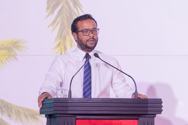 ފްލެޓްދިނުމުގައި އިސްކަންދޭން ނިކަމެތީންގެ ދަފްތަރެއް އެކުލަވާލަނީ