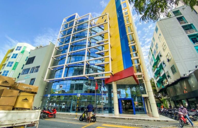 ވައިގެ މަގުން ރާއްޖެ އެތެރެކުރަން އުޅުނު ދެ ކިލޯގެ މަސްތުވާތަކެތި އަތުލައިގެންފި