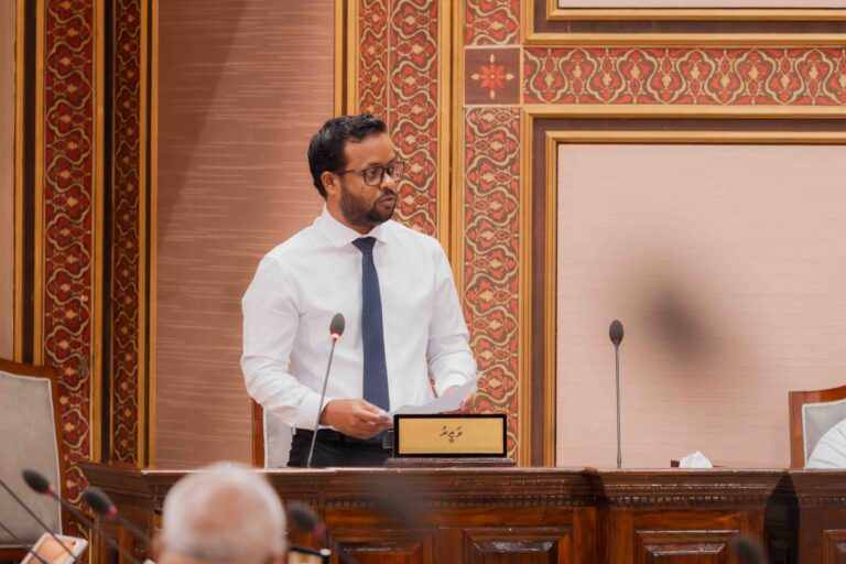 މާލެއާއި އައްޑޫ ސިޓީ ކައުންސިލަށް މިނިސްޓަރު މުއްޠަލިބު ވަރަށް ބޮޑަށް ފާޑުވިދާޅުވެއްޖެ