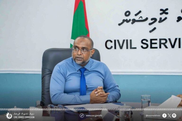 65 އަހަރުން މަތީގެ މީހުން ވަޒީފާއަށް ކުރިމަތިލާން ސިވިލްސާވިސް ކޮމިޝަނުން ހުޅުވާލައިފި