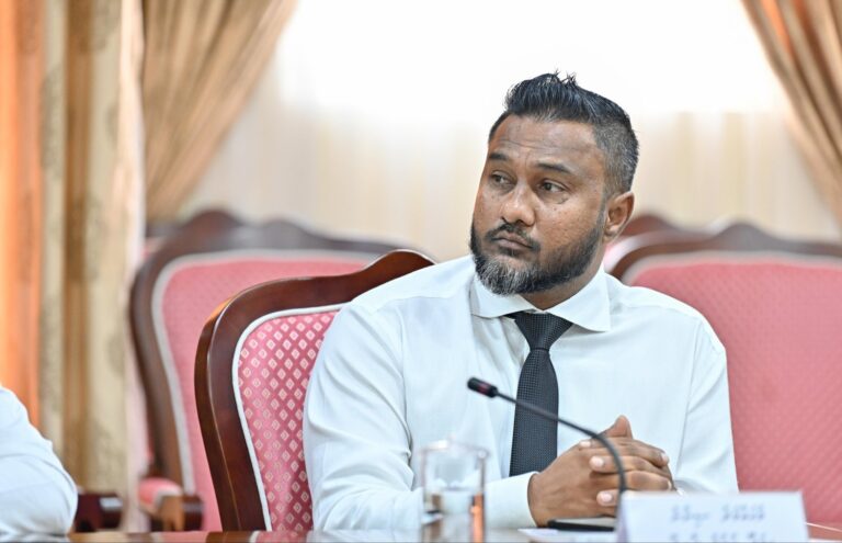 ހިތަދޫ އުތުރު ދާއިރާގެ ބައި-އިލެކްޝަންގައި ވާދަކުރައްވާނެކަން ސިނާން އިއުލާންކޮށްފި