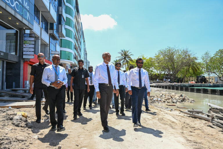 ބޮޑުތަކުރުފާނު މަގު ތަރައްޤީކުރުމުގެ މަޝްރޫޢުގެ މަސައްކަތް ރައީސް ބައްލަވާލައްވައިފި