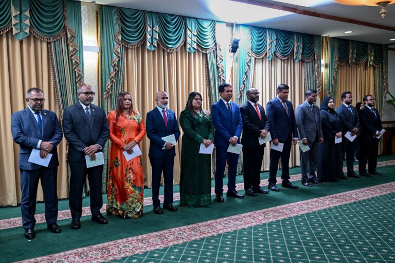 ކެބިނެޓަށް ބޮޑު ބަދަލެއް، ކެބިނެޓުގައި ދެން ތިއްބަވާނީ 15 ވަޒީރުން