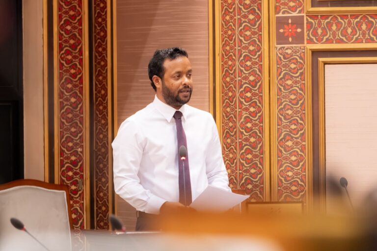 ރަސްމާލެ މަޝްރޫޢުއަކީ ހިންގަން މަޖުބޫރުވެފައި އޮތް މަޝްރޫޢެއް: މުއްޠަލިބު