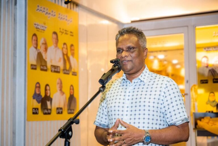 މާލޭގެ މޭޔަރުކަން އާޒިމް ދިފާއު ކުރައްވައިފި