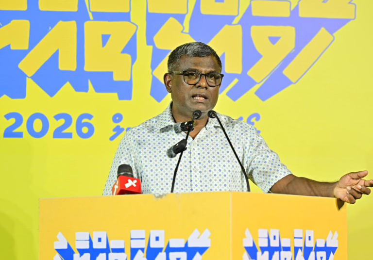 އިބްރޭ ގަޕޯއަށް: ތިޔަހުރީ ރަނގަޅަށް މޮޔަވެފައި!