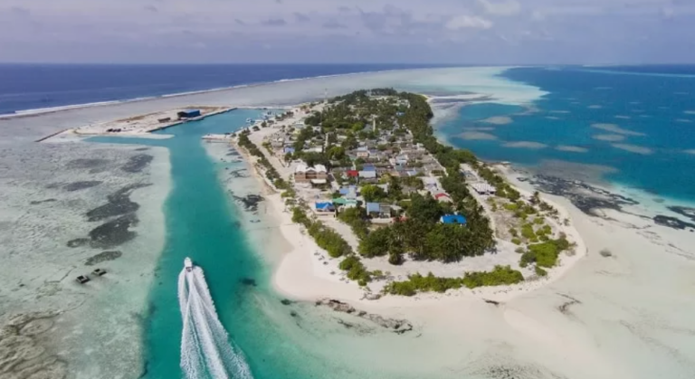 ގެސްޓްހައުސްއަކަށް ބުކިން ހެދުމަށް ފޭކް ސްލިޕެއް ފޮނުވުމަށްފަހު އޮޅުވާލައިގެން ފައިސާ ހޯދަން އުޅުނު މީހަކު ހައްޔަރުކޮށްފި