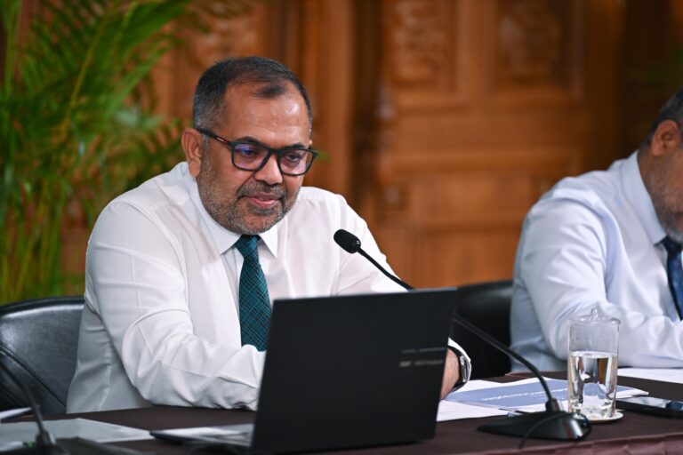 މިހާތަނަށް %93 މުވައްޒަފުންގެ ޕޭ ހާމަނައިޒޭޝަން މަސައްކަތް ނިމިއްޖެ: ޒަމީރު