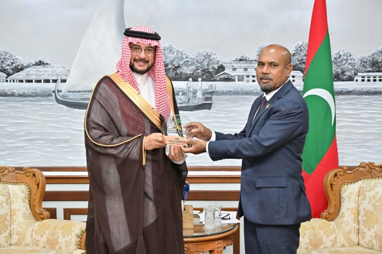 ދިފާޢީ ދާއިރާއިން އެއްބާރުލުން ދިނުމާއި ގުޅިގެން މަސައްކަތްކުރުމަށް ސަޢުދީއާއެކު މަޝްވަރާތަކެއް
