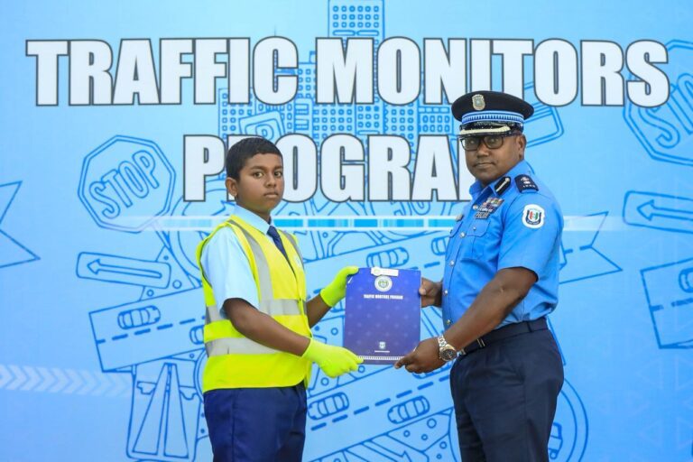 ޓްރެފިކް މޮނިޓަރސް ޕްރޮގްރާމް ނިންމައި 40 ދަރިވަރަކަށް ސެޓްފިކެޓް ދީފި