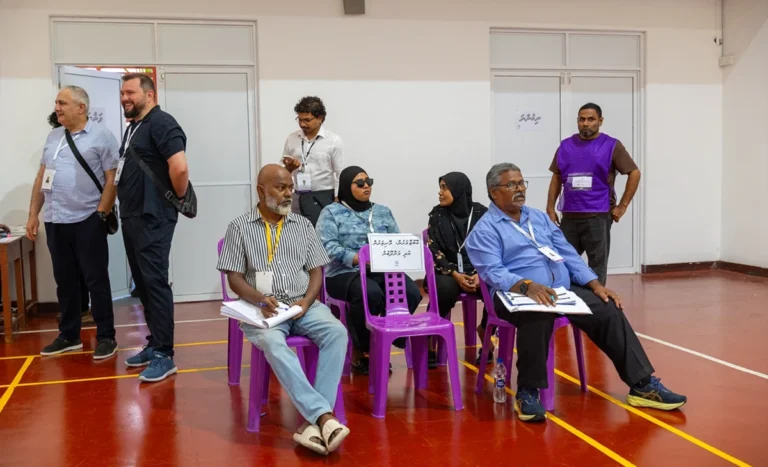 އޮބްޒަރވަރުންނާއި މޮނިޓަރުންނަށްވާން ފޯމު ހުށަހެޅުމުގެ ފުރުޞަތު ހުޅުވާލައިފި