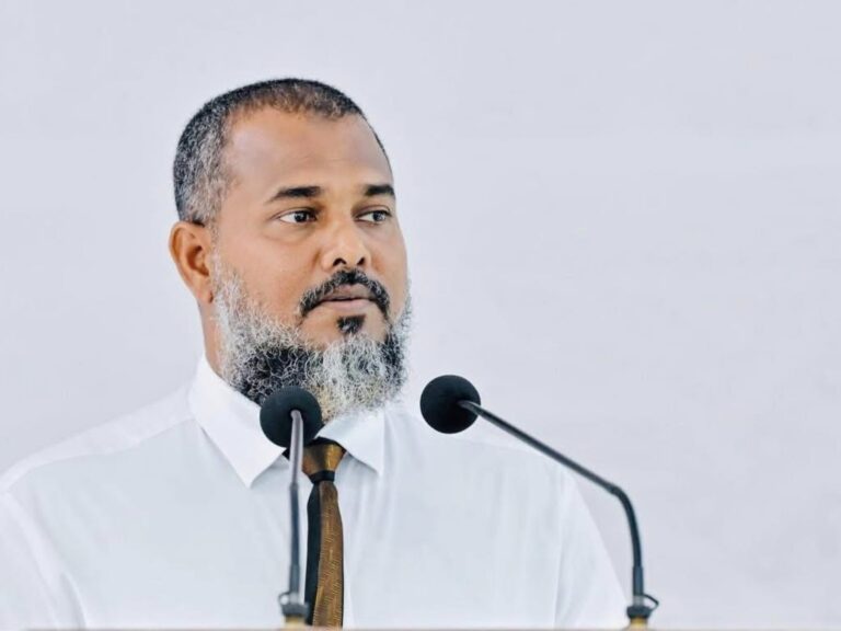 ކިނޮޅަސް ކައުންސިލްގެ ރައީސްކަން ޖެހިޖެހިގެން ފަސްވަނަ ފަހަރަށް