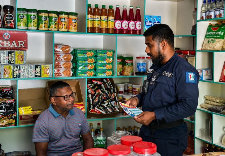 ވިޔަފާރިވެރިން ހޭލުންތެރިކުރުވުމަށް ހަރަކާތެއް އައްޑޫ ސިޓީގައި ކުރިއަށް ގެންގޮސްފި