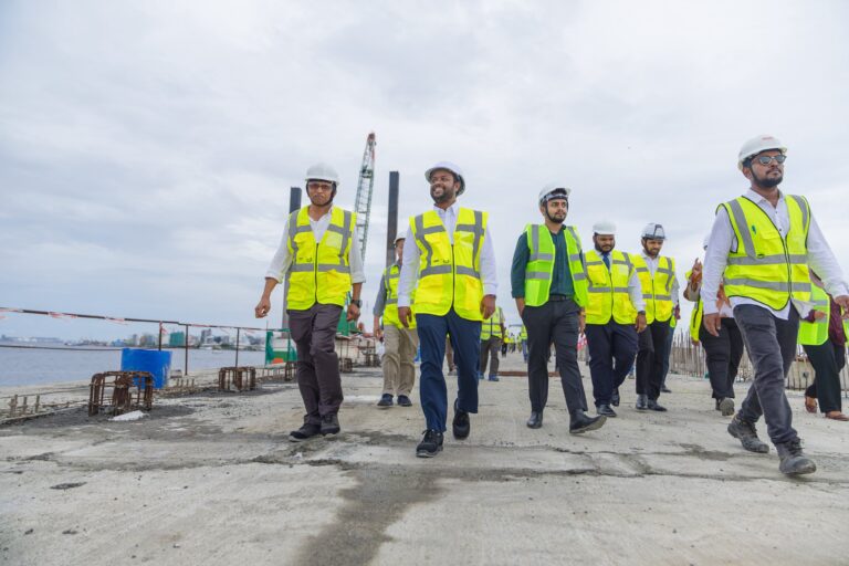 ތިލަމާލެ ބްރިޖުގައި އަޑިގުޑަންތަކެއް ހުރިކަމަށް ދެކެވޭ ވާހަކަތައް މިނިސްޓަރު މުއްތަލިބު ދޮގުކުރައްވައިފި