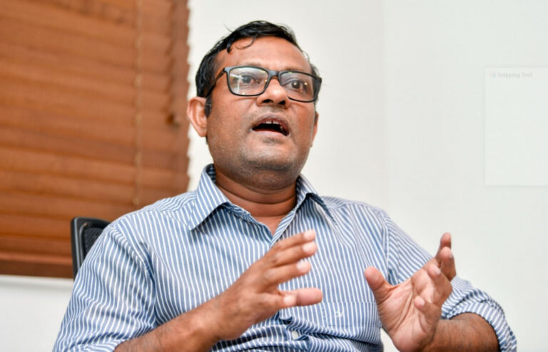 ރައީސް ނަޝީދުގެ ކޮއްކޯފުޅު ނާޒިމަށް ތޫނުއެއްޗަކުން ހަމަލާދީފި