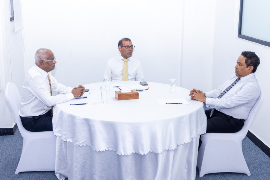 ކުރީގެ ތިން ރައީސުން އެއްބަސްވުމެއްގައި ސޮއިކޮށްފި