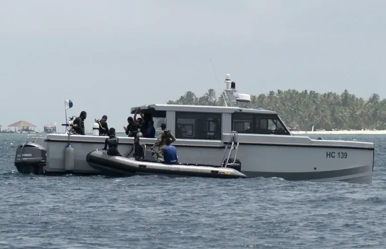 ފިންލެންޑުގެ ޑައިވަރުން ހޮހޮޅަތެރެއަށް ދިއުމަށް ނިންމާނީ ތަޖުރިބާ ޑައިވްތަކަށްފަހު: ތަރުޖަމާނު