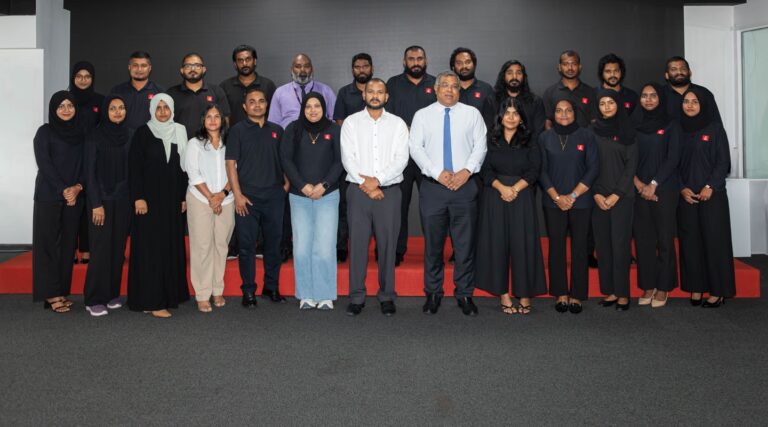 ބޭންކް އޮފް މޯލްޑިވްސް އިން އޭއައިސީބީ އާ ގުޅިގެން 30 މުވައްޒަފުންނާއެކު ޗާޓާޑް ބޭންކާ ޕްރޮގްރާމް ފަށައިފި          