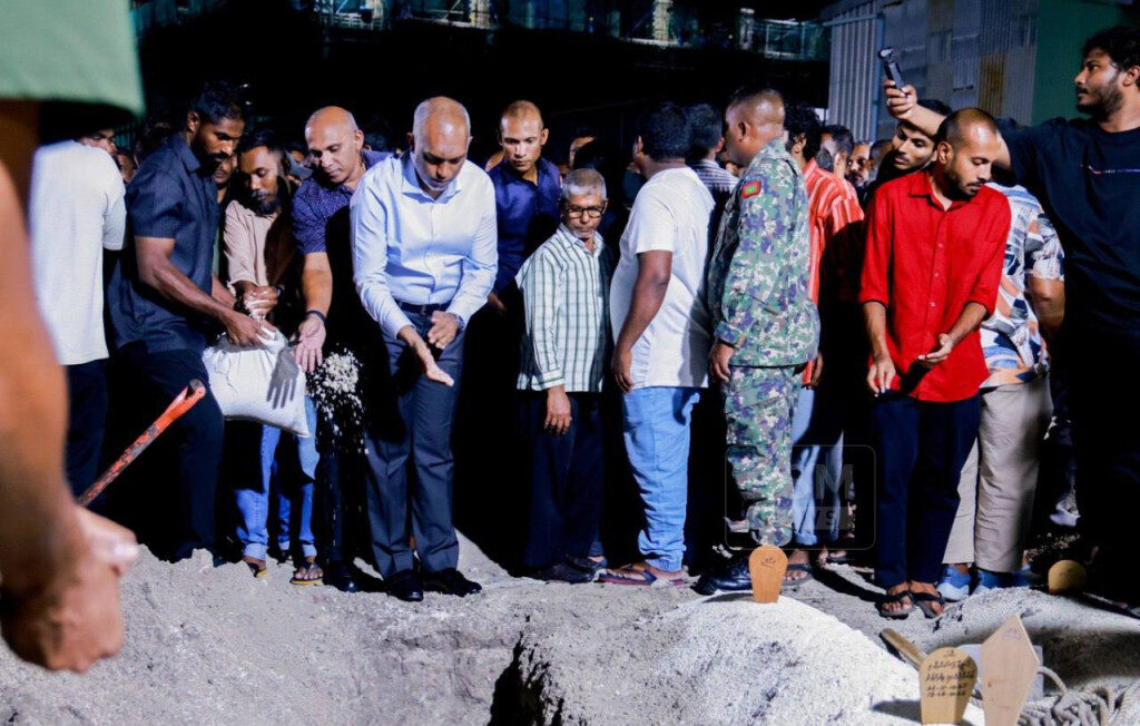 މަރުޙޫމް މަހުދީގެ ޖަނާޒާ ރަސްމީ ޢިއްޒަތުގައި ބާއްވައިފި