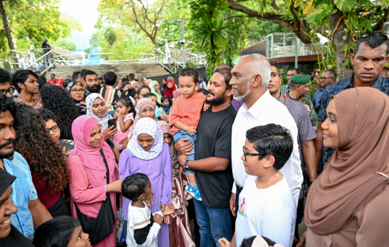 މިއަދަކީ ބަނަލްއަޤްވާމީ އާއިލާތަކުގެ ދުވަސް