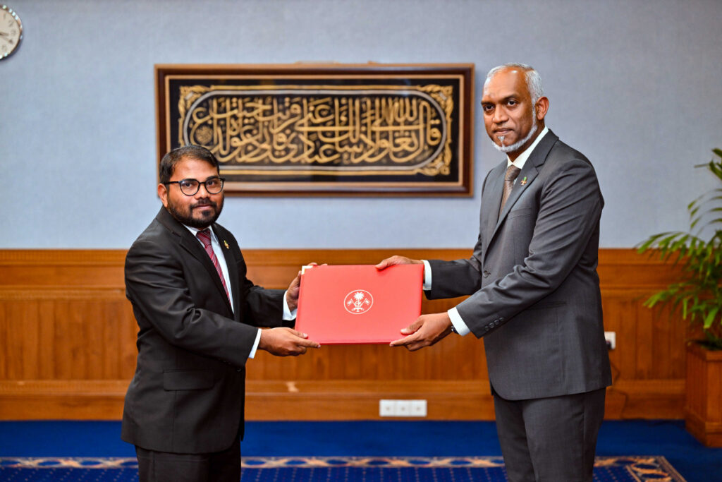 ޖޭއެސްސީގެ ނައިބު ރައީސްކަމުން ޔަޒްމީދު އިސްތިއުފާދެއްވައިފި