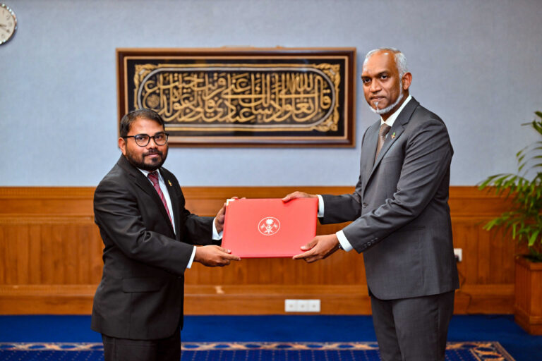 ޖޭއެސްސީގެ ނައިބު ރައީސްކަމުން ޔަޒްމީދު އިސްތިއުފާދެއްވައިފި