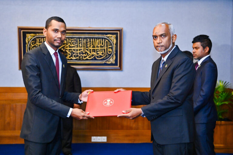 ވަޒީފާއާ ބެހޭ ޓްރައިބިއުނަލްގެ ރައީސްކަމުން އިސްހާގު އިސްތިއުފާދެއްވައިފި