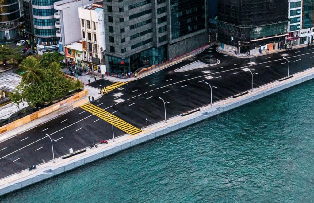 ޗާންދަނީ މަގާއި ބޮޑުތަކުރުފާނު މަގު ގުޅޭ ސަރަހައްދު ވަގުތީ ގޮތުން ދެކޮޅަށް ދުއްވޭ ގޮތަށް ބަދަލުކޮށްފި