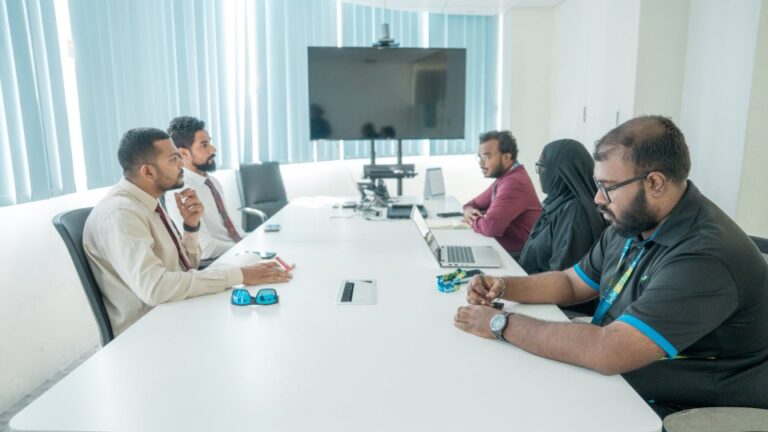 ގަސް އިންދުމުގެ މަޝްރޫޢަށް އެމްޑަބްލިޔުއެސްސީގެ އެހީތެރިކަން ހޯދުމާ ގުޅޭގޮތުން މަޝްވަރާކޮށްފި