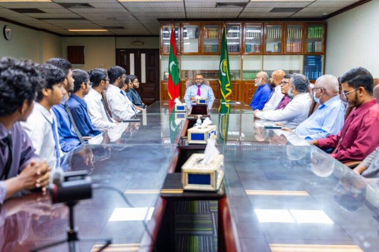 މާލެ ސަރަޙައްދުގައި ހުކުރުކުރާ ޒުވާން ޚަޠީބުންނާ އިސްލާމީ ކަންތައްތަކާ ބެހޭ ވުޒާރާއިން މަޝްވަރާކޮށްފި