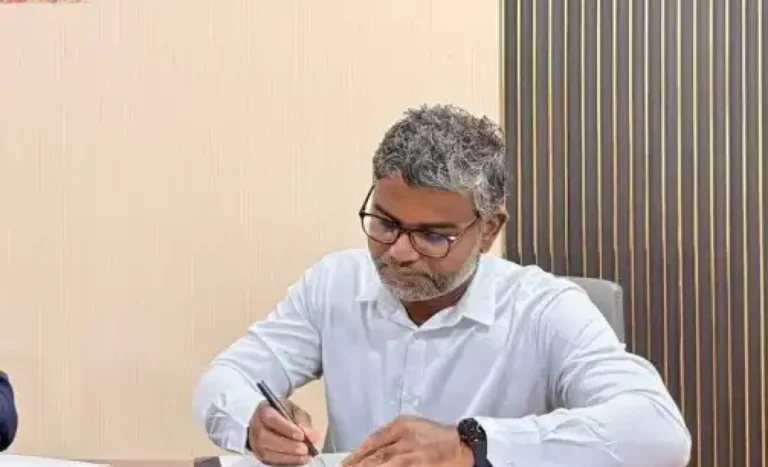 ވ. ތިނަދޫ ކައުންސިލުގެ ރައީސް މަސްއޫލިއްޔަތުން އެކަހެރި، ޒިންމާތައް ނައިބުރައީސަށް