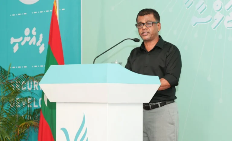 ރައީސް ޑރ. މުޢިއްޒަކީ ޤައުމު އިސްކުރުމުގައި ނަމޫނާ ދައްކަވާ ހަރުދަނާ ސިޔާސީ ލީޑަރެއް: ނާޒިމް