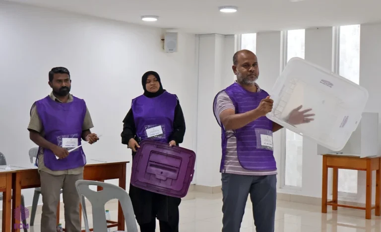 މީދޫ ކައުންސިލް ރައީސްގެ މަޤާމުގެ އިތުރުބުރުގެ ވޯޓުލުން ފަށައިފި