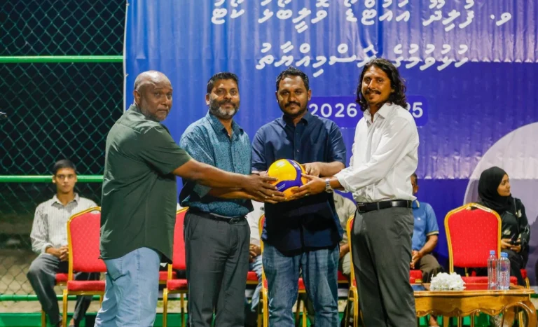 ފުލިދޫގައި ގާއިމުކުރި އައުޓްޑޯ ވޮލީބޯޅަ ކޯޓު ރަސްމީކޮށް ހުޅުވައިފި