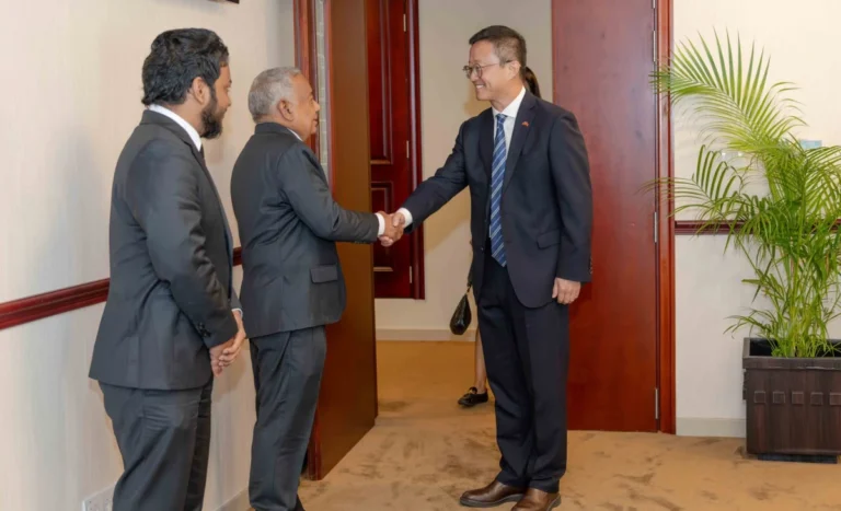 ޗައިނާ ސަފީރު، މަޖިލީހުގެ ނާއިބު ރައީސްގެ އަރިހަށް އިޙްތިރާމްގެ ޒިޔާރަތެއް ކުރައްވައިފި