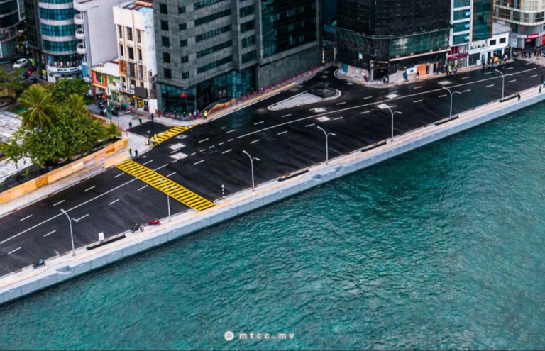 މާލޭގެ މަގުތައް ހެދުމުގެ ބިޔަ މަޝްރޫޢު ކުރިޔަށް ގެންދަނީ މައިގަނޑު ތިން މަޤްޞަދެއް ހާސިލްކުރުމަށް: ރައީސް