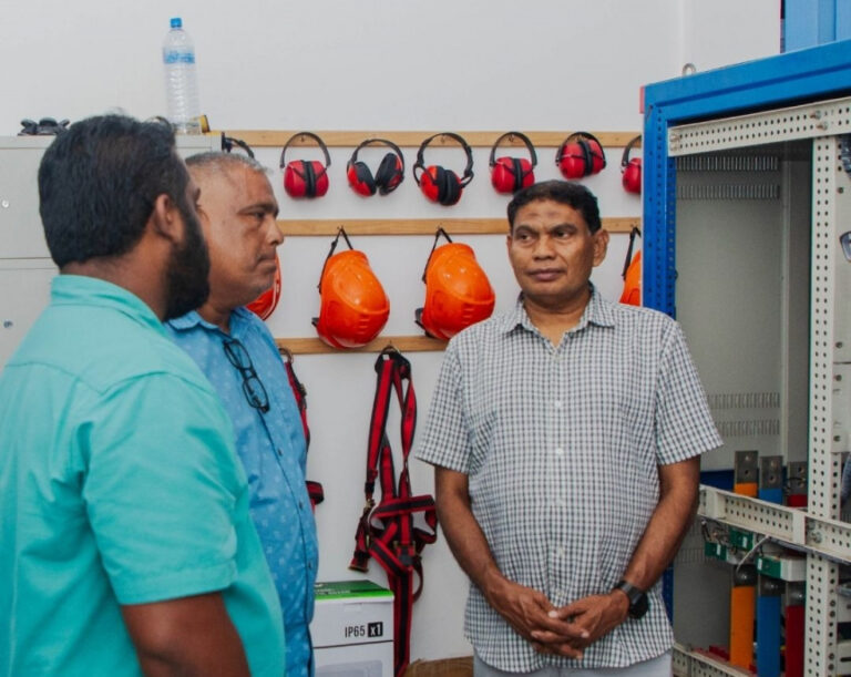 ފެނަކައިގެ މުވައްޒަފުން އަމިއްލައަށް ވަޒީފާއިން ވަކިވުމުގެ ޕްރޮގްރާމަށް ބޮޑު ތަރުހީބެއް