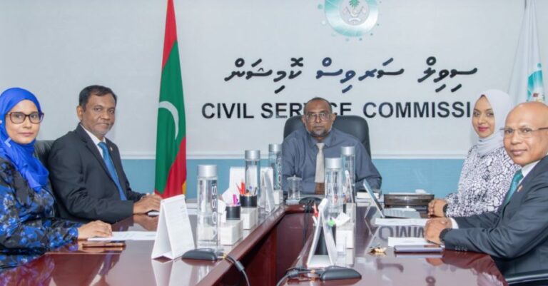 މާލެ ސަރަހައްދުގެ ސްކޫލެއްގައި ހިންގި ބޮޑު ހިޔާނާތަކާ ގުޅިގެން ތިން މުވައްޒަފަކު ވަކިކޮށްފި