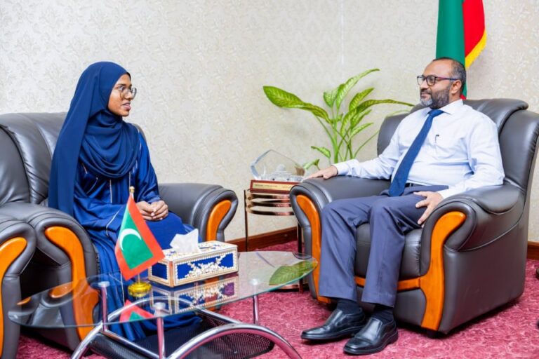 މ. އަތޮޅުގެ ފުރަތަމަ ޙާފިޒާއާ އިސްލާމީ ކަންތައްތަކާ ބެހޭ ވަޒީރު ބައްދަލުކުރައްވައިފި