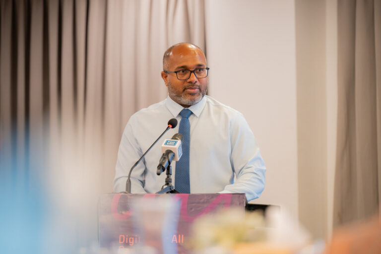 ޓެކްނޮލޮޖީގެ ވަސީލަތްތަކާއެކު ހުނަރު ނެތްނަމަ ނާކާމިޔާބުވާނެ: އިޙްސާން