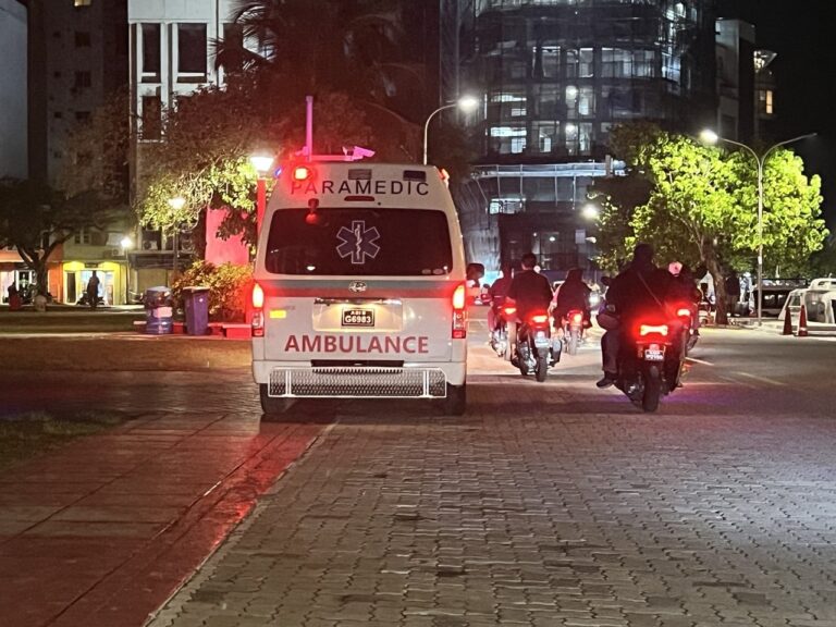 ބަހަކާއި ސައިކަލެއް ޖެހި އެކްސިޑެންޓެއް ހިނގައި އަނިޔާވި މީހަކަށް ފަރުވާދެނީ