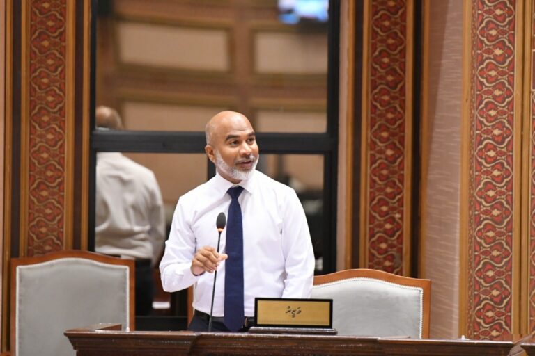 އެއްވެސް އުޒުރެއް ނެތި ދަރިވަރުން ސްކޫލަށް ނުދާނަމަ މިހާރު ފިޔަވަޅު އަޅާނެ: ޑރ. އިސްމާއީލް
