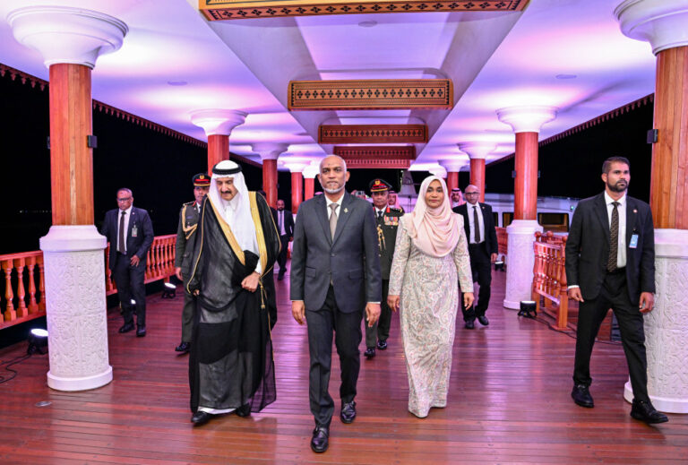 މިނިވަން ދުވަހުގެ ހެވިކަމާއި ކުޅިވަރުގެ މައިދާނީ ހަރަކާތް ބާއްވައިފި