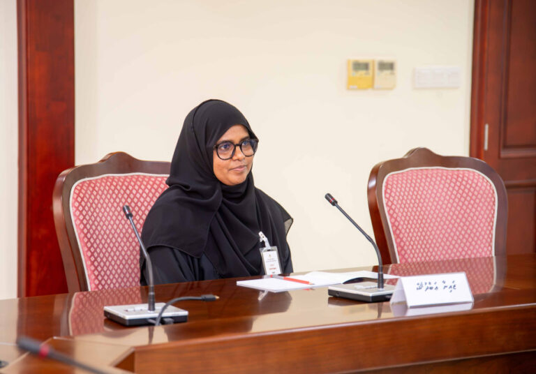 ޕީސީބީގެ މެމްބަރުކަމަށް ޒައިނާ އައްޔަންކުރަން ރުހުންދީފި