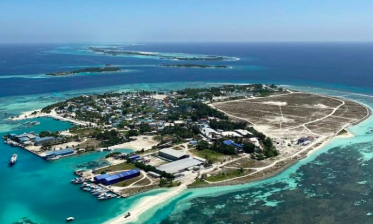 ހިންމަފުށީގެ ހުޅަނގުން ދަގަނޑު ބާޖެއް އޮޔާދާތީ ދަތުރުވެރިން މިކަމަށް ސަމާލުވުމަށް އިލްތިމާސްކޮށްފި