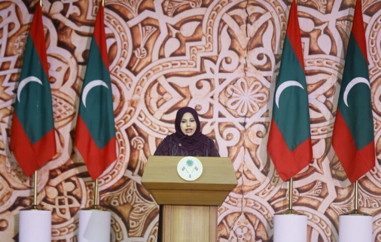 މިނިވަންކަން ދެމެހެއްޓޭނީ ދިވެހިވަންތަކަމާއި ސަގާފަތް ނެގެހެއްޓިގެން: ހީނާ