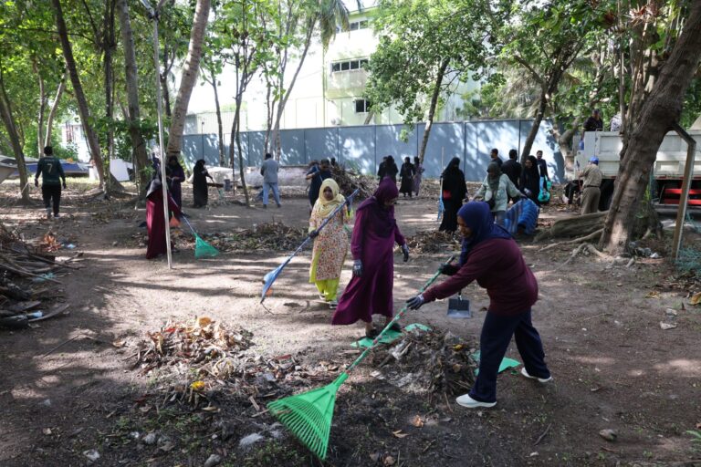 ވިލިމާލެއިން 37.7 ޓަނުގެ ކުނި ނަގައި، ސާފުކުރުމުގެ ބޮޑު ހަރަކާތެއް ކުރިއަށް ގެންގޮސްފި