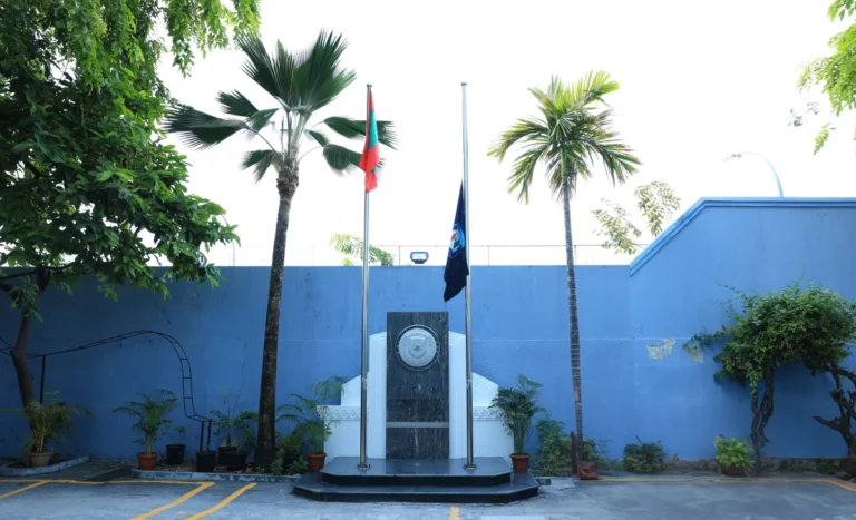 ޕޮލިސް މެމޯރިއަލް ޑޭ ފާހަގަކުރުމުގެ ގޮތުން ފުލުހުންގެ ދިދަ ބައިދަނޑިއަށް ތިރިކޮށްފި